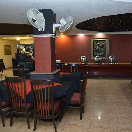 Luxury One Hotel Lahore Exterior foto