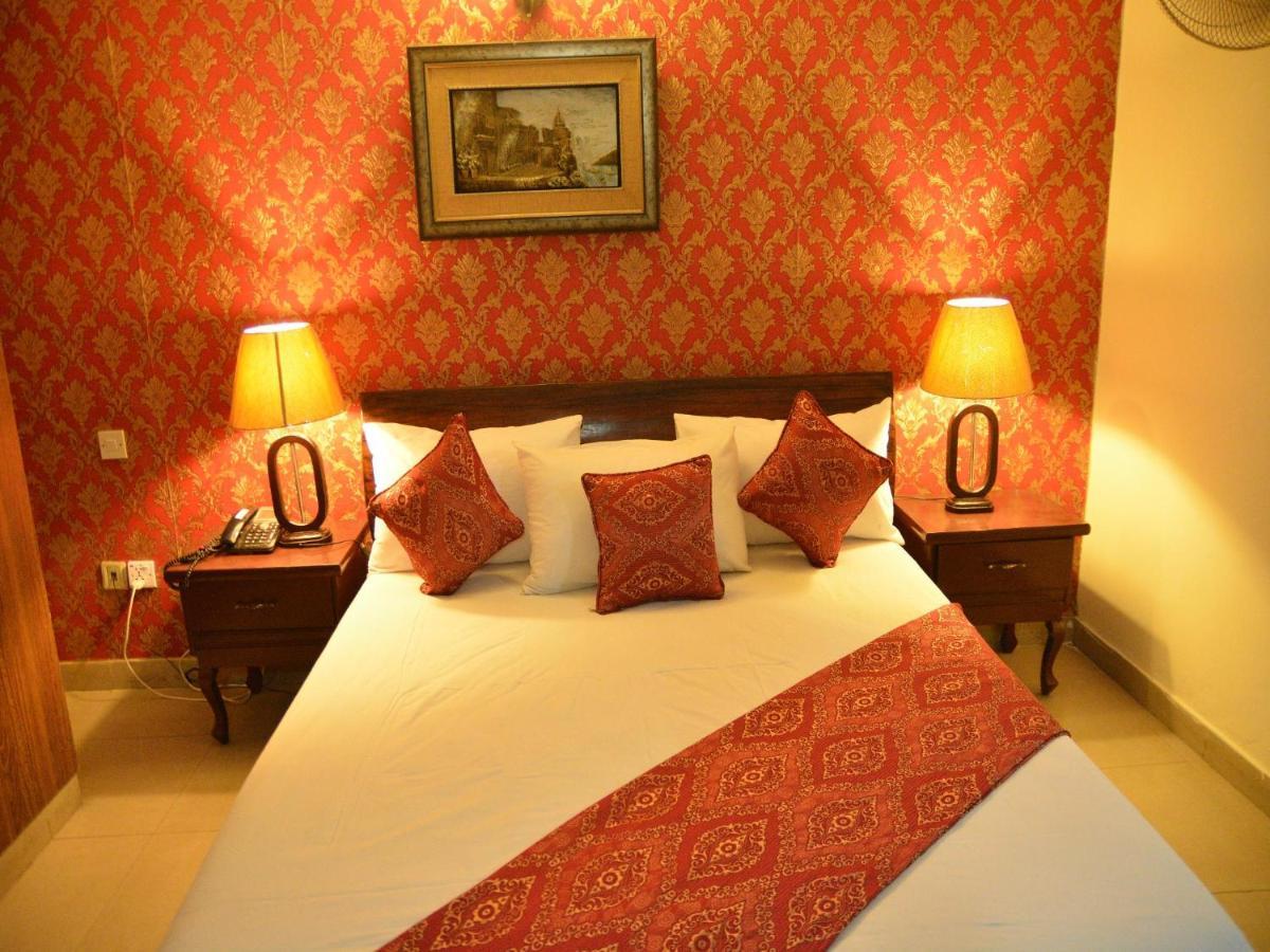 Luxury One Hotel Lahore Exterior foto